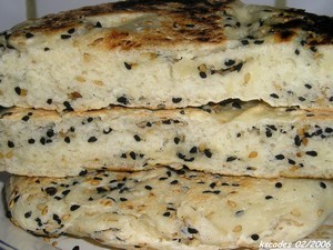 Les pains plats : Matlouh, Aiysh, Khoubiz, Barbari, Mankoush, Pitta, Mannaeesh Pain Matlouh
