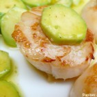 Salade de noix de Saint Jacques fumées et avocats cocktails