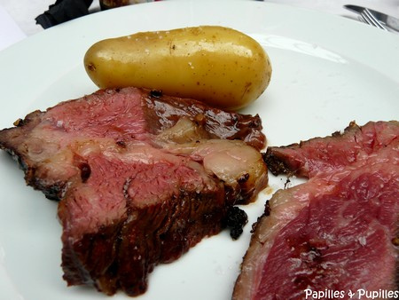 Boeuf en carré entier cuit au feu de bois marinade yakitori