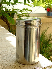 Saupoudreuse à farine