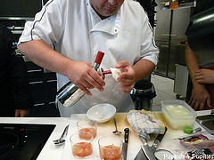 Verrine de tartare de tomates, bulle de mozzarella Bulle de Mozzarella par Fabrice Biasiolo