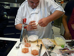 Verrine de tartare de tomates, bulle de mozzarella Bulle de Mozzarella par Fabrice Biasiolo