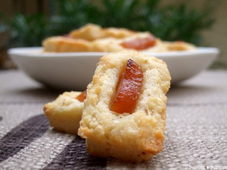 Financiers au gruyère Suisse, noisettes et abricots secs Financiers au Gruyère Suisse, noisettes et abricots secs