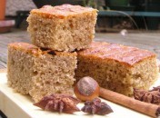 Gâteau moelleux aux épices et aux noisettes