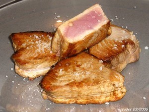 Steaks de thon mi-cuits