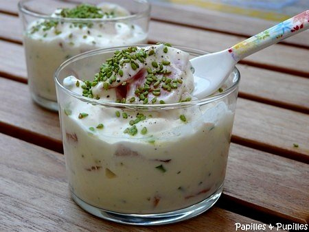 Verrines de saumon au fromage blanc et aux graines de wasabi