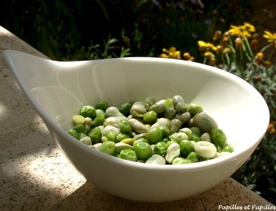 Salade printanière aux fèves et aux petits pois