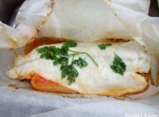 5545c7bc0ce001b14ba4cecba1ce88f1 Papillote de bar à la concassée de tomates et oignons