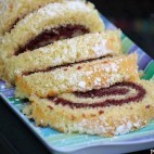 Gâteau roulé à la confiture de fruits rouges