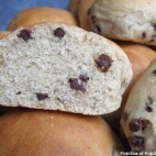 Petits pains au Nutella destructuré ou petits pains au lait d’avoine, purée de noisettes et pépites de chocolat,