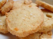 Sablés pour l’apéritif au Parmesan, Gruyère Suisse et piment d’Espelette Sablés pour l’apéritif au Parmesan, Gruyère Suisse et piment d’Espelette