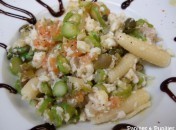 Wok de pâtes aux asperges vertes et au cabillaud Wok de pâtes aux asperges vertes et au cabillaud