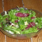 Salade de poires et avocats au magret fumé