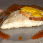 Cabillaud rôti, sauce américaine et tartine de rouille