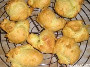 Profiteroles poires anis chocolat
