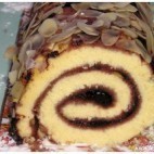 Gâteau roulé à la confiture de cerises noires