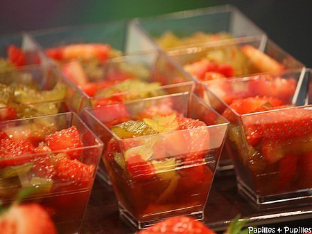 Verrines de fraises et céleri branche