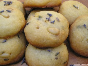 Sablés à la lavande et aux pignons de pin Sablés à la lavande et aux pignons de pin