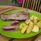 Steak de thon mi cuit et country potatoes