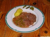 Langue de boeuf sauce piquante Langue de boeuf, sauce piquante