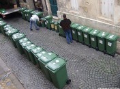 Distribution des poubelles vertes à Bordeaux Bordeaux se met au vert