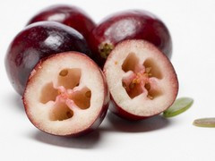 Cranberries coupées en deux