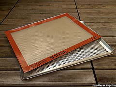Plaques perforées et tapis en silicone