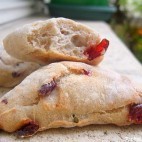 Petits pains aux airelles et aux pistaches