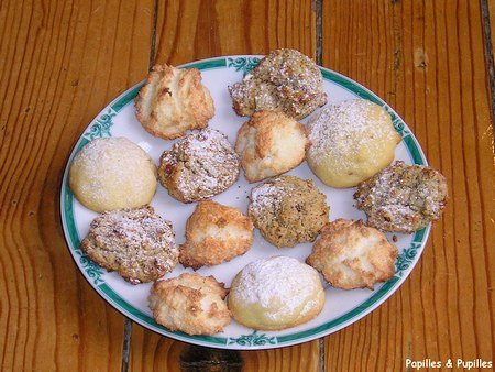 Image Papilles et Pupilles - Assortiment de biscuits et petits gâteaux