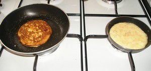 Pancakes aux pommes râpées et à la cannelle