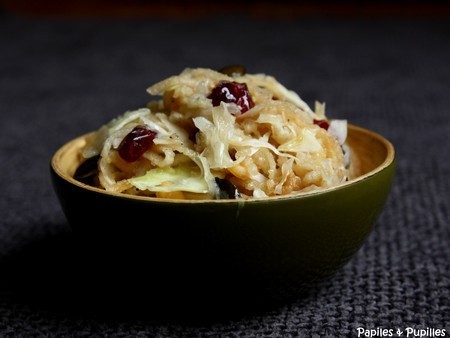 Salade aux pommes, chou blanc, airelles et gingembre