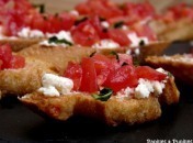 Tartines tomates Feta basilic : Crostini ou bruschetta ?