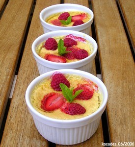Petites crèmes aux fraises, framboises et cardamome - A vos Casseroles # 5
