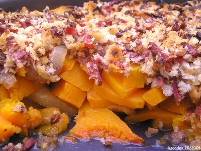 Crumble gratiné de butternut, poires et bacon Crumble gratiné de butternut, poires et bacon