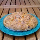 Pain aux abricots et aux noisettes