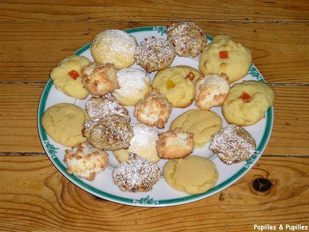 Image Papilles et Pupilles - Assortiment de biscuits et petits gâteaux