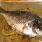 Daurade braisée au vin blanc et aux deux citrons
