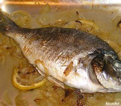 Daurade braisée au vin blanc et aux deux citrons