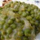 Petits pois braisés aux oignons nouveaux et à la salade façon Jamie Oliver