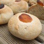 Petits pains au pavot et à l’abricot, à la levure liquide