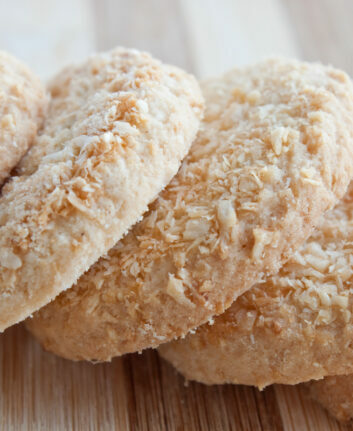 Biscuits à la noix de coco ©Anastasia Petrova - Shutterstock