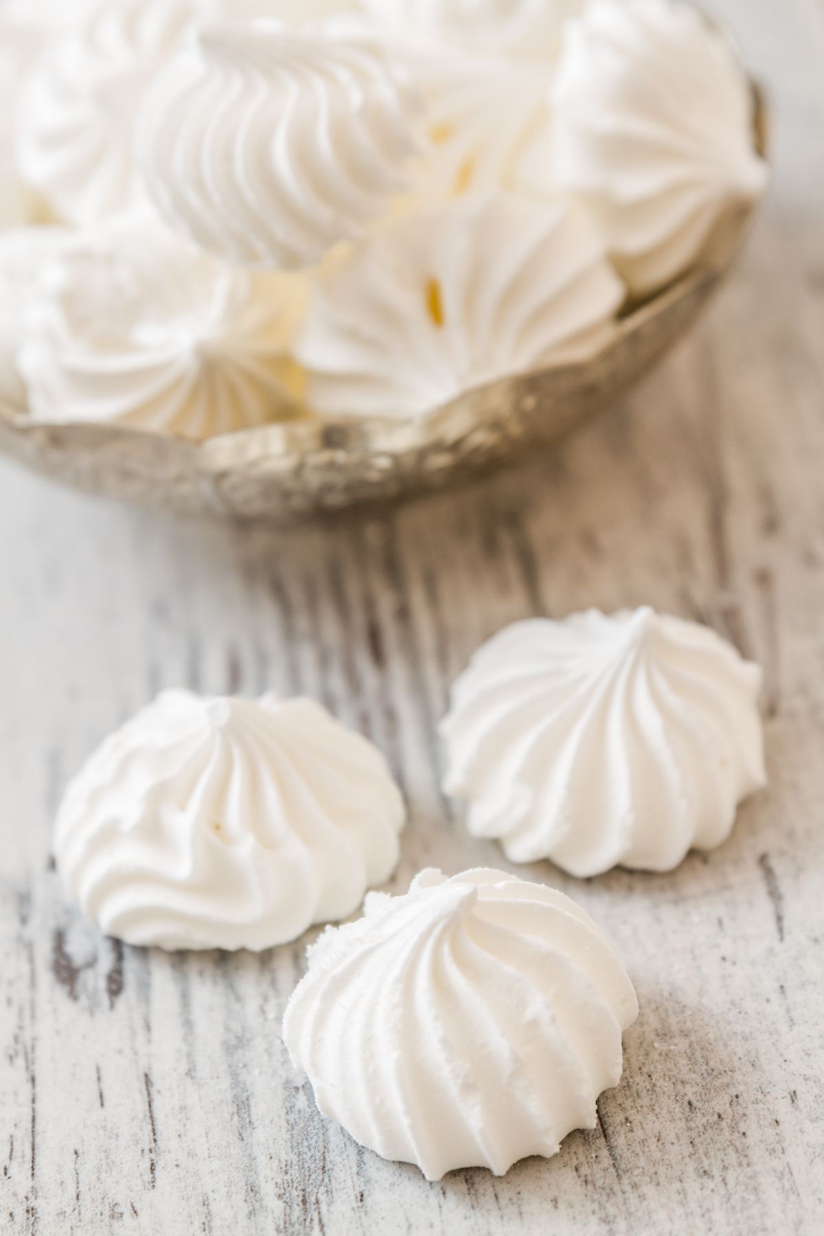 Meringues ©OZMedia. shutterstock