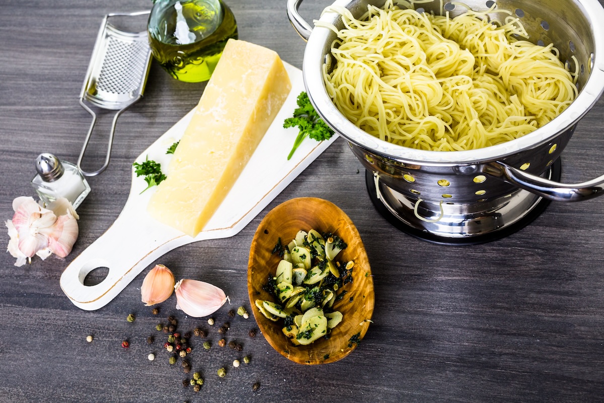 Pâtes à l'ail et huile d'olive ©shuttestock