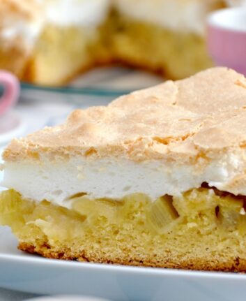 Tarte meringuée à la rhubarbe