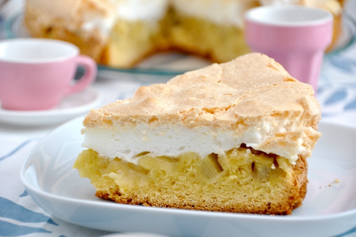 Tarte meringuée à la rhubarbe
