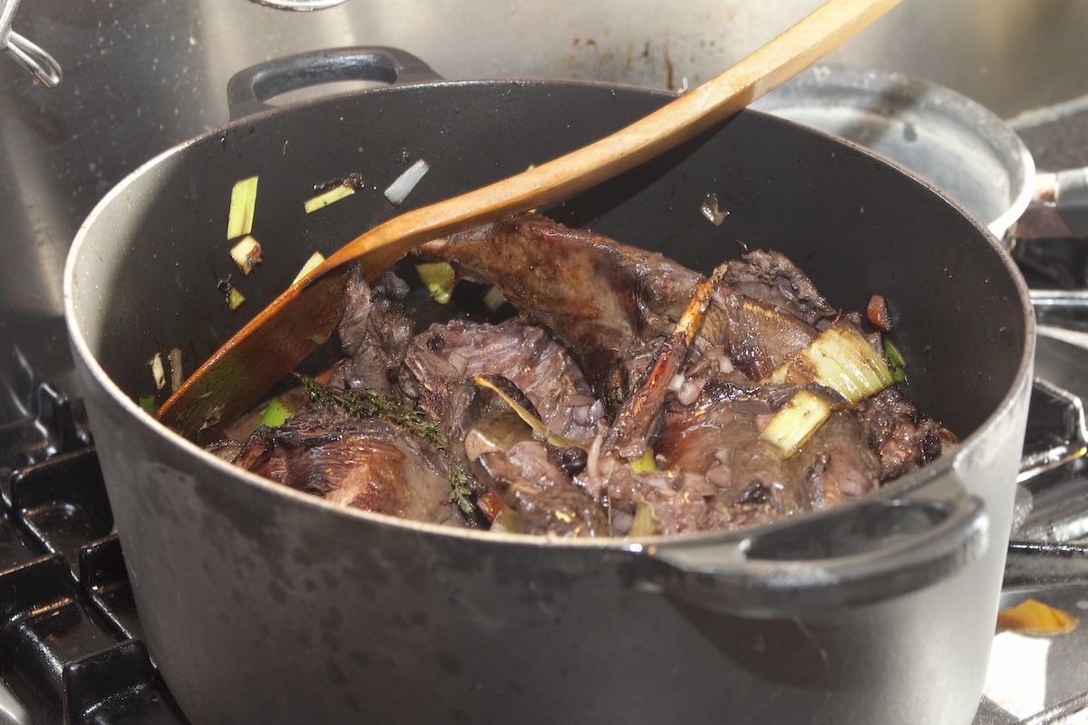 Civet de lapin ©Patricia Hofmeester shutterstock