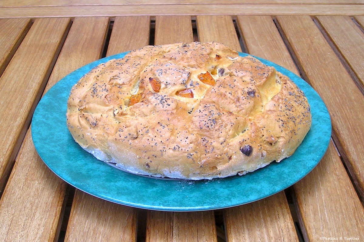 Pain aux abricots et noisettes