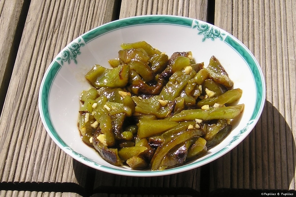 Salade de poivrons verts grillés