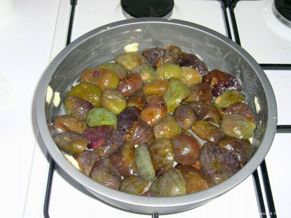 Figues coupées dans moule
