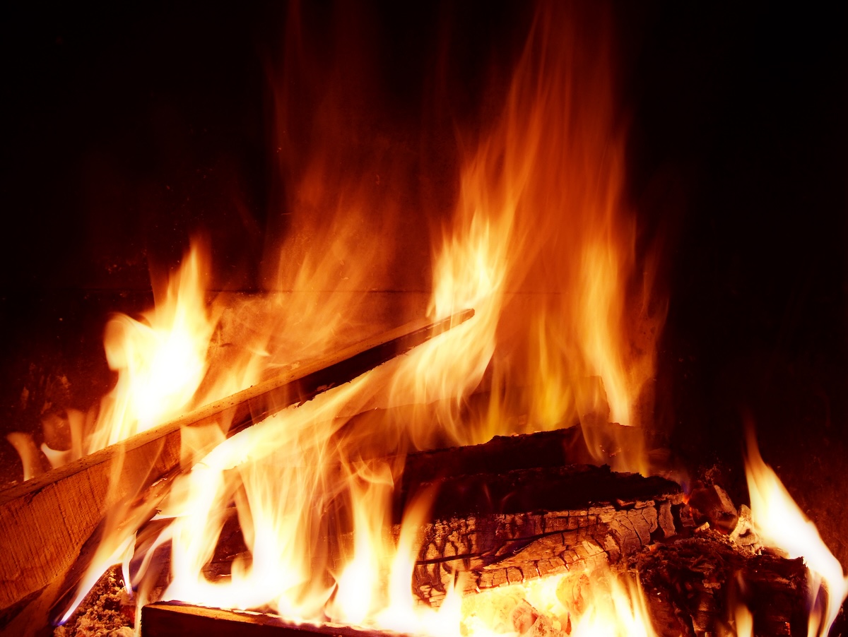 Feu de cheminée ©asinquecualo CC BY-NC-ND 2.0 H
